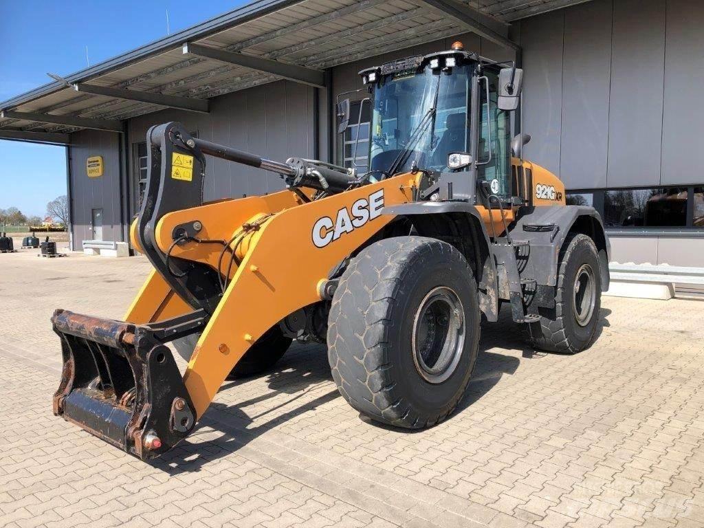 CASE 921G Pale gommate