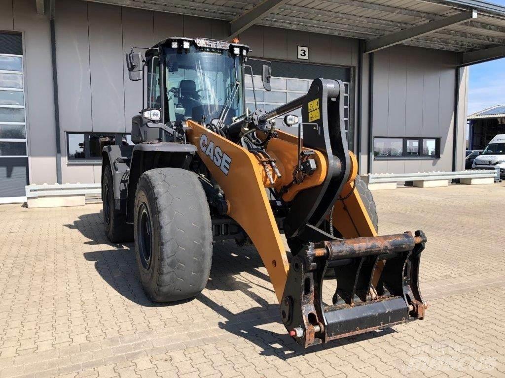 CASE 921G Pale gommate