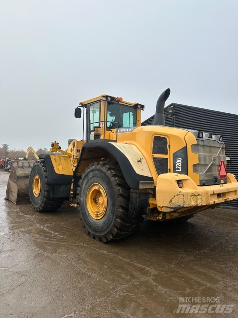 Volvo L 220 G Pale gommate