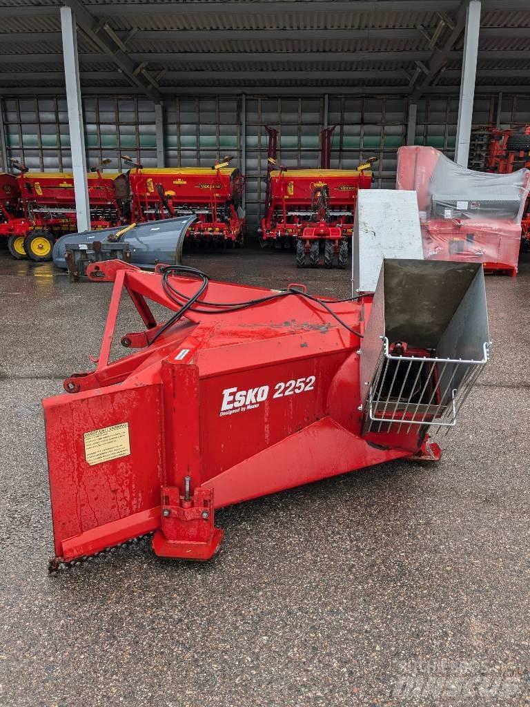 Esko 2252 Spazzaneve