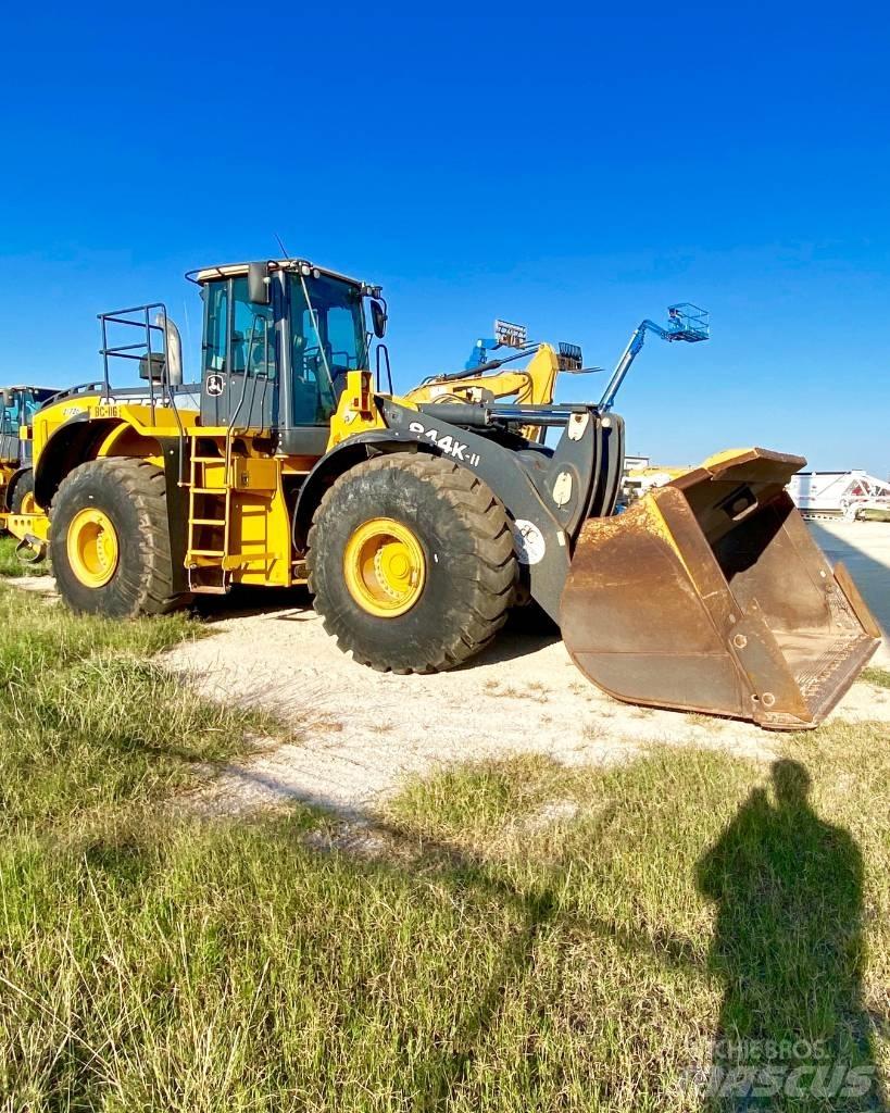 John Deere 844K Pale gommate