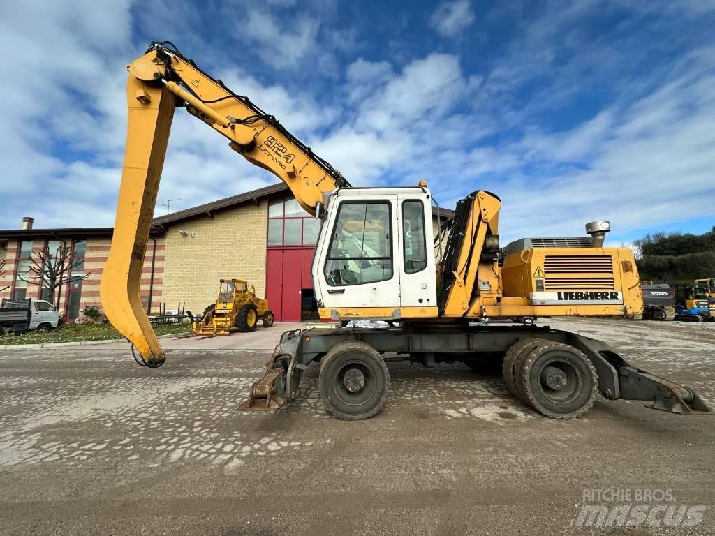 Liebherr A 924 B Movimentazione rifiuti
