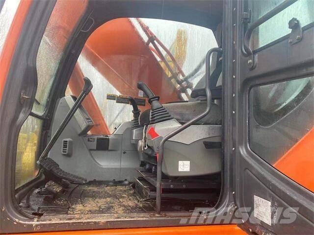 Doosan DX300 Escavatori cingolati