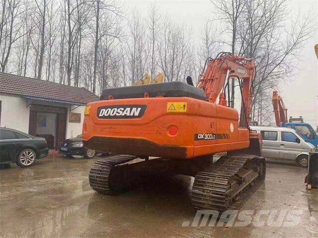 Doosan DX300 Escavatori cingolati