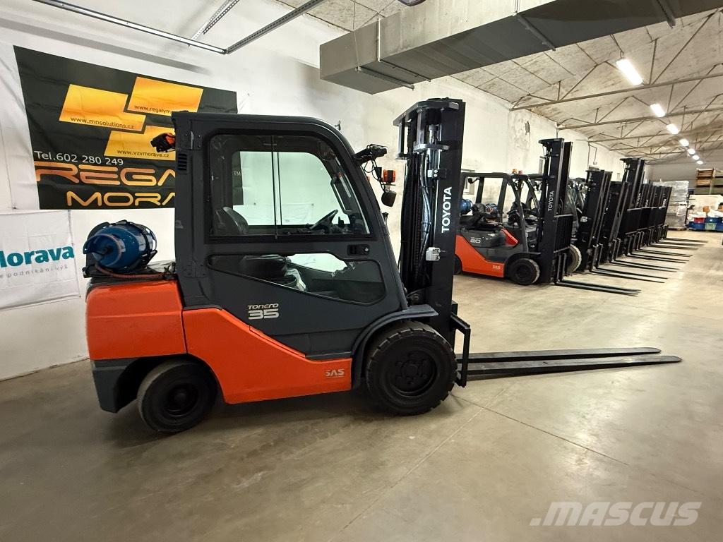 Toyota 02-8 FGJF 35 Carrelli elevatori GPL