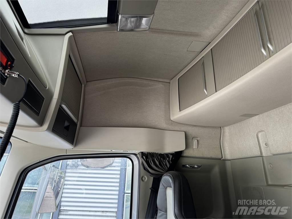 Volvo FH540 8x4 Camion ribaltabili