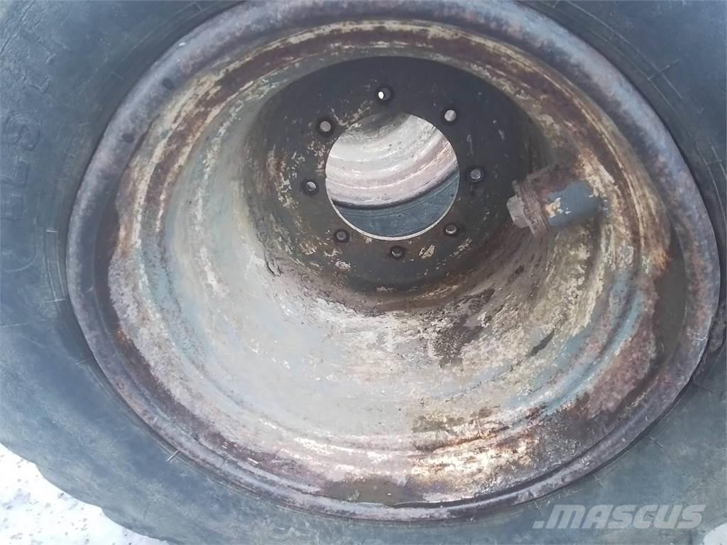 Valmet 828 20x22,5 Pneumatici, ruote e cerchioni