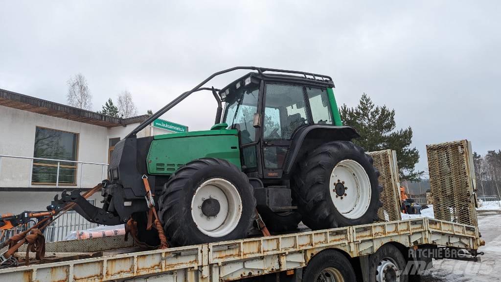 Valtra Loader Sollevatori telescopici per agricoltura