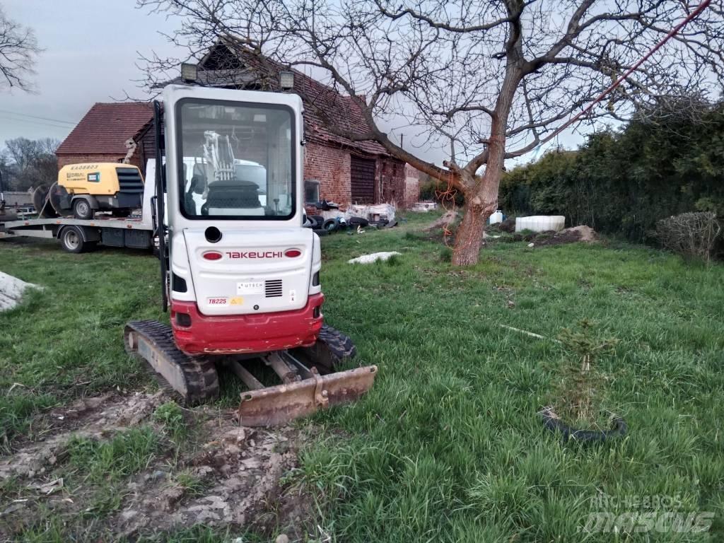 Takeuchi TB 225 Miniescavatori