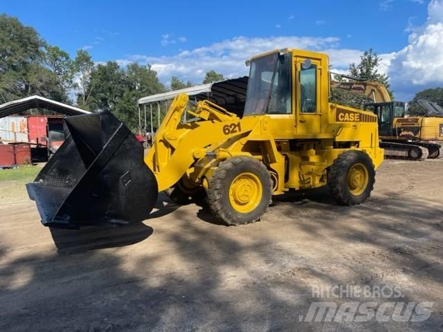 CASE 621 Pale gommate