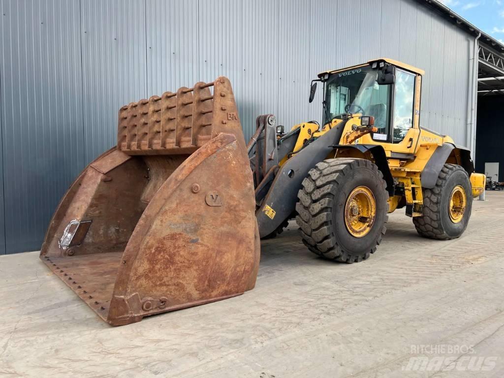 Volvo L120F Pale gommate