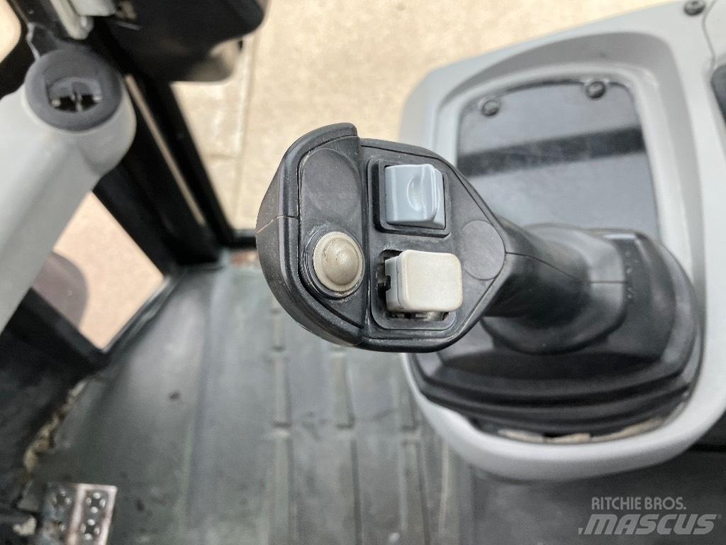 CAT 906 H Pale gommate