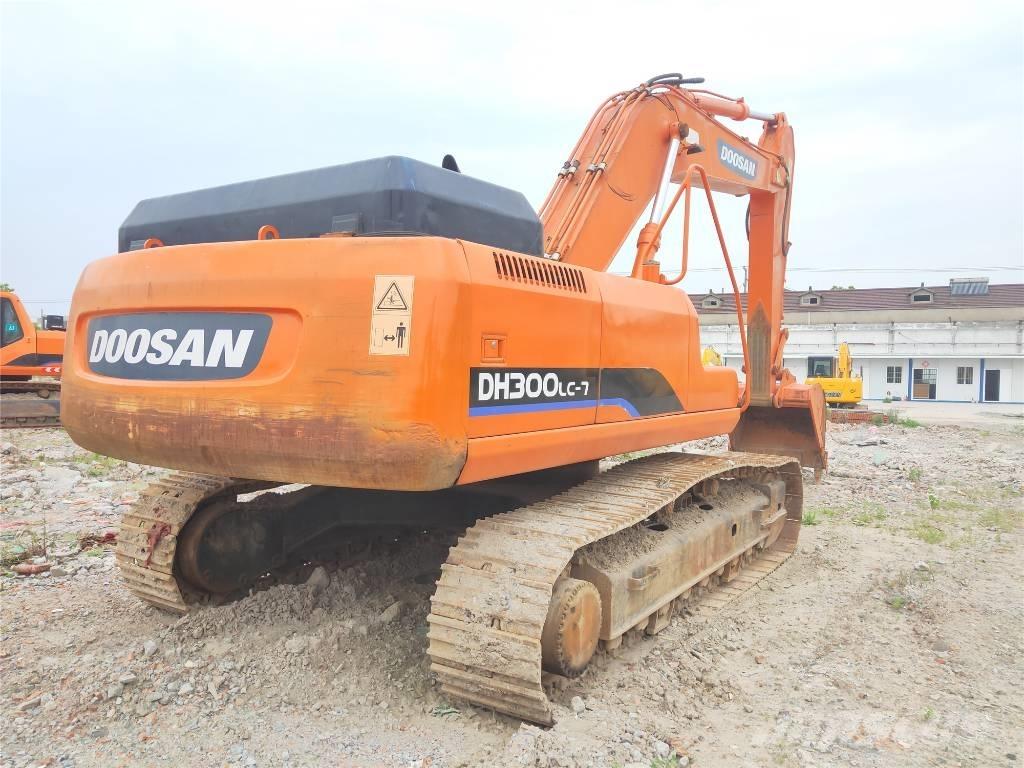 Doosan DH300LC-7 Escavatori cingolati