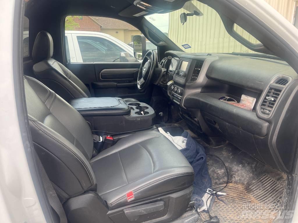 RAM 5500 Camion con sponde ribaltabili