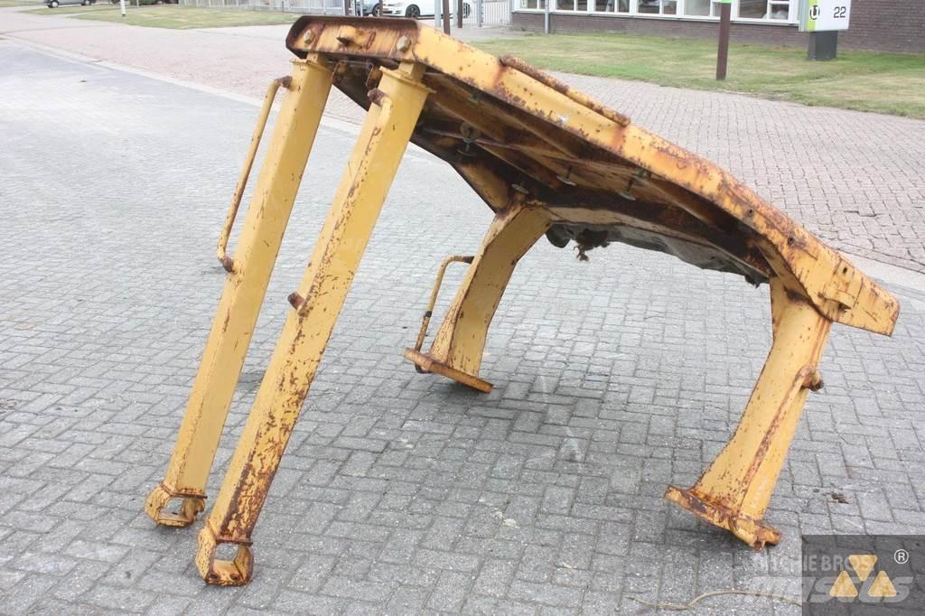 CAT D7H O-rops cab Cabine e interni