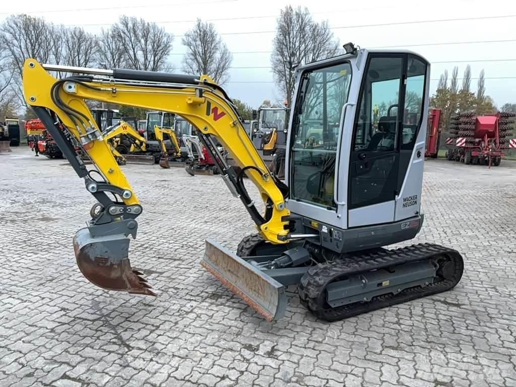 Wacker Neuson EZ26 Miniescavatori