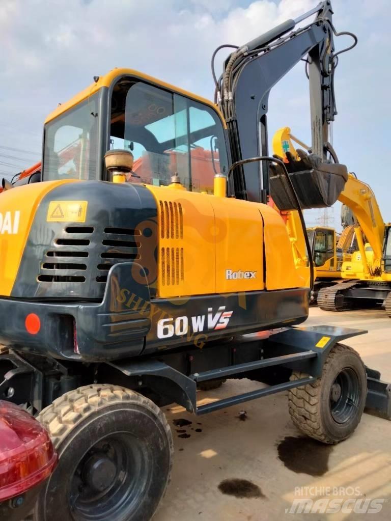 Hyundai 60w Escavatori gommati