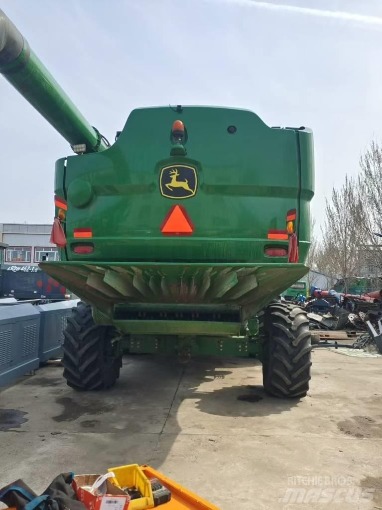 John Deere S660 Mietitrebbiatrici