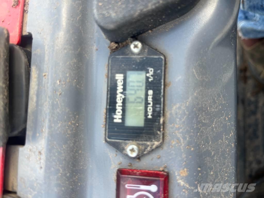 Takeuchi TB 210 R Miniescavatori