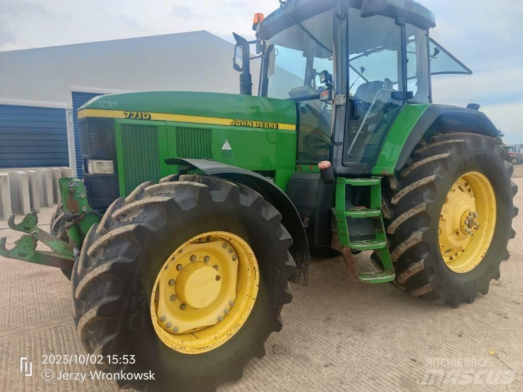 John Deere 7710 Trattori