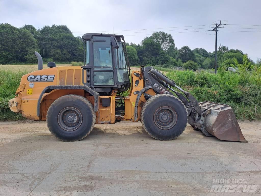 CASE 621 F XT Pale gommate