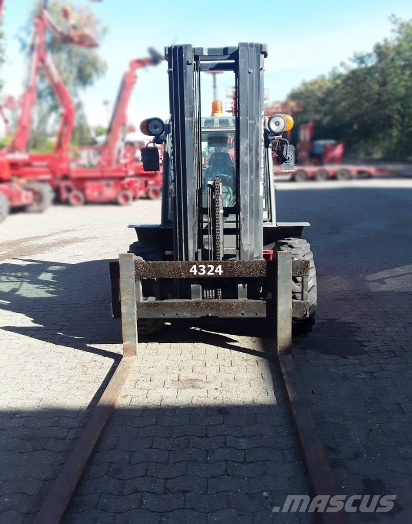 Ausa C 300 H X4 Elevatore per esterni