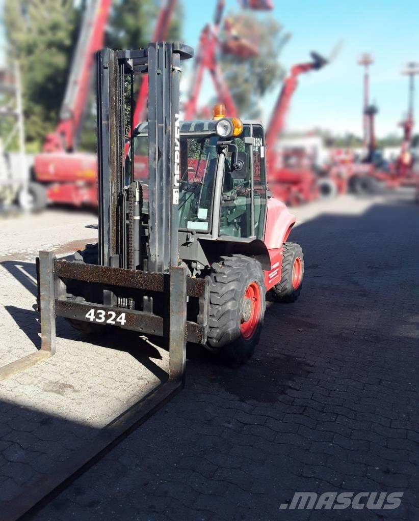 Ausa C 300 H X4 Elevatore per esterni