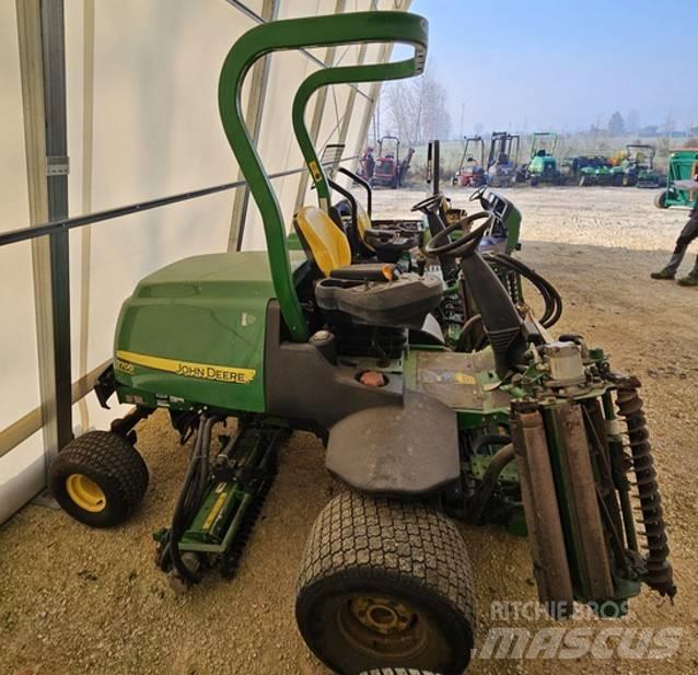 John Deere 7700 Tosaerba per il fairway