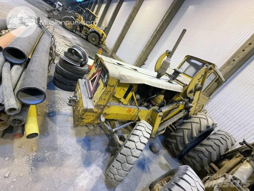 Volvo BM 218 Pale gommate