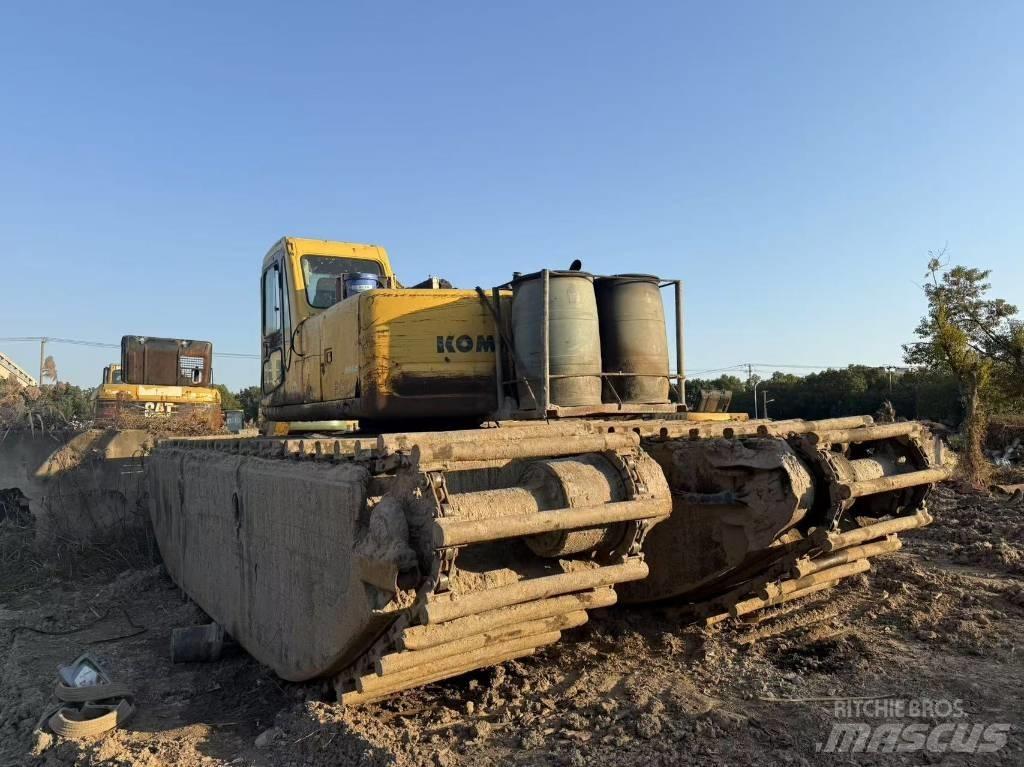Komatsu PC 200-6 Escavatori anfibi