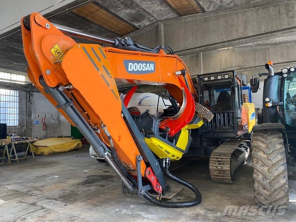 Doosan DX 235 NLC-5 Escavatori cingolati