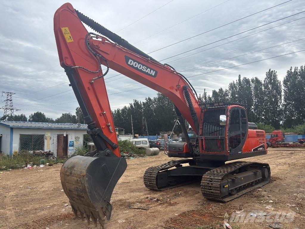 Doosan DX 225 Escavatori cingolati