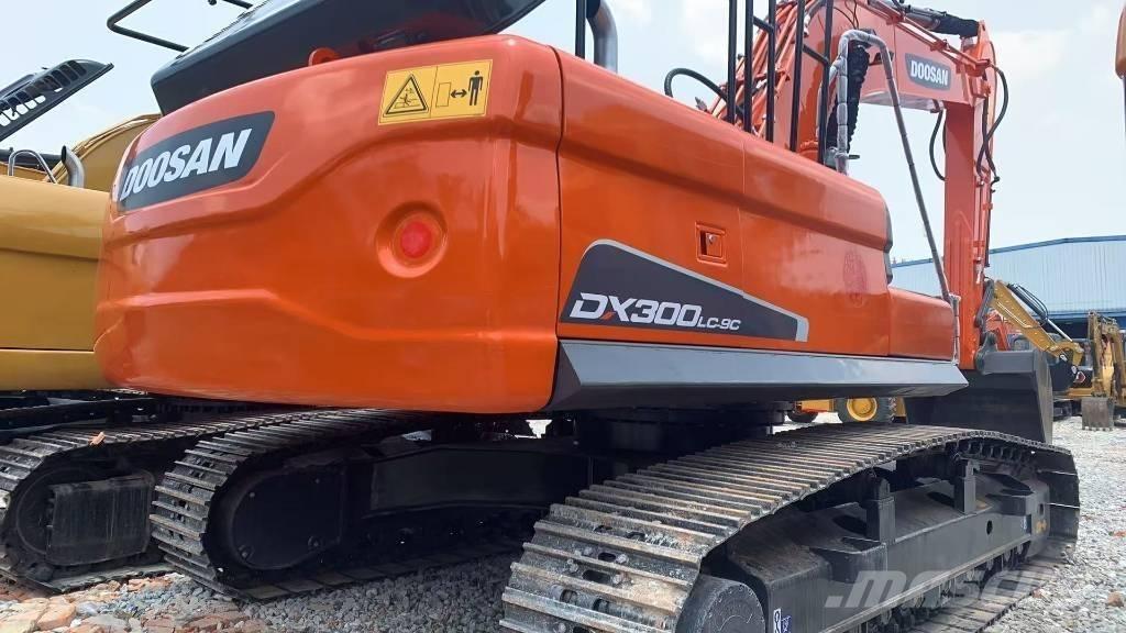 Doosan dx300lc-9 Escavatori cingolati