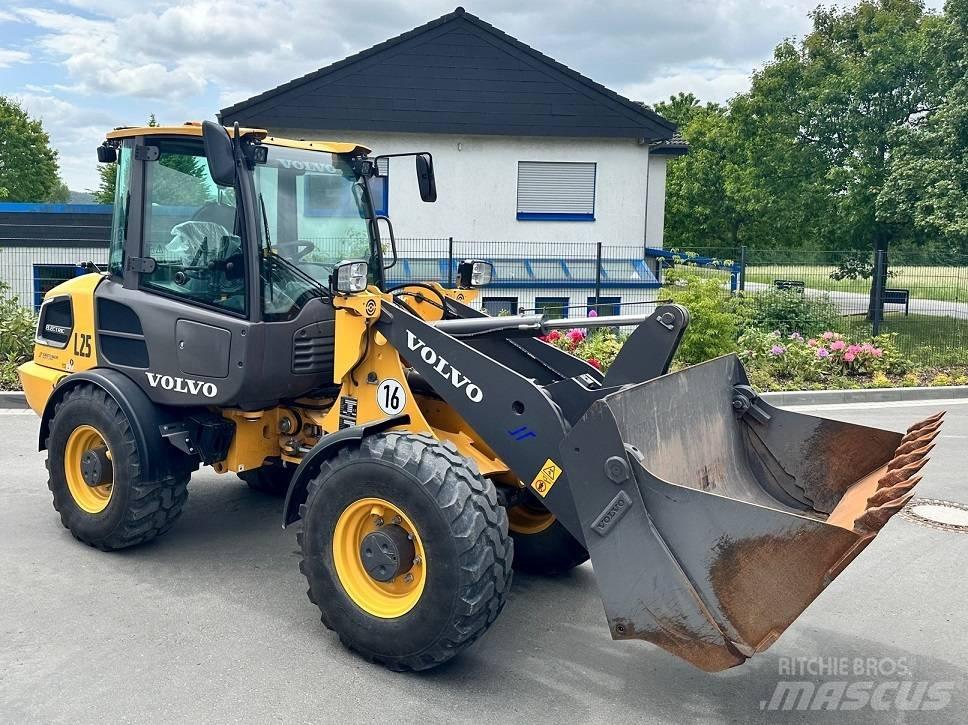 Volvo L 25 Electric Pale gommate