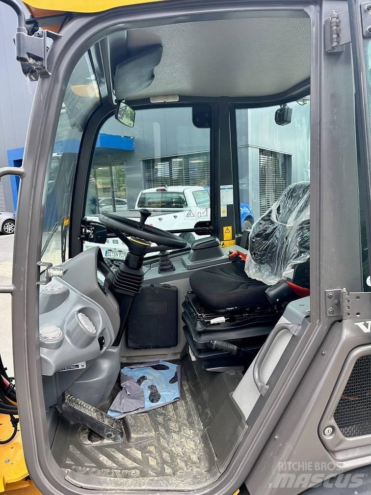 Volvo L 25 Electric Pale gommate