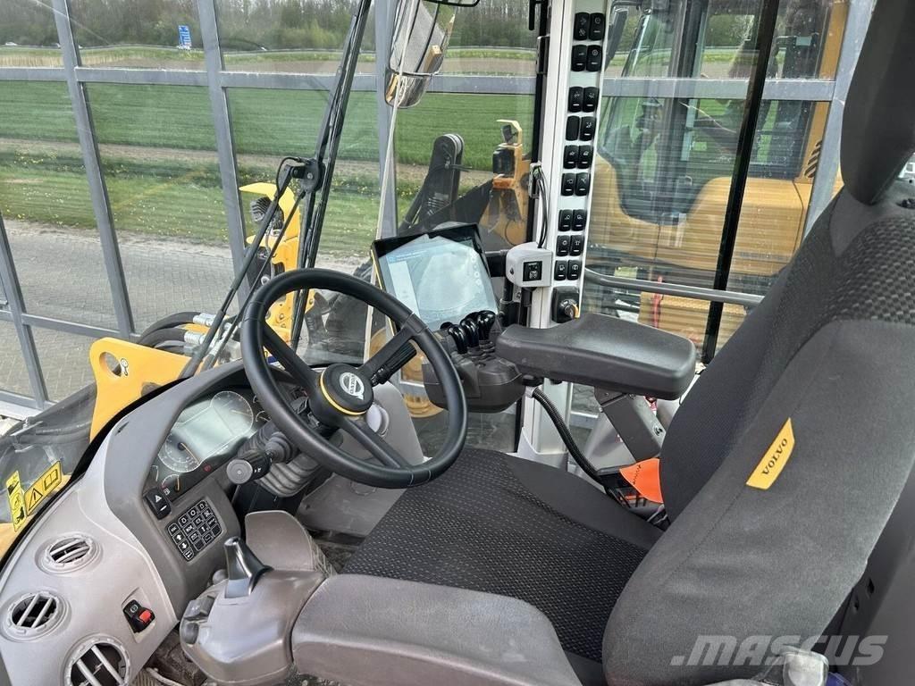 Volvo L110H Pale gommate