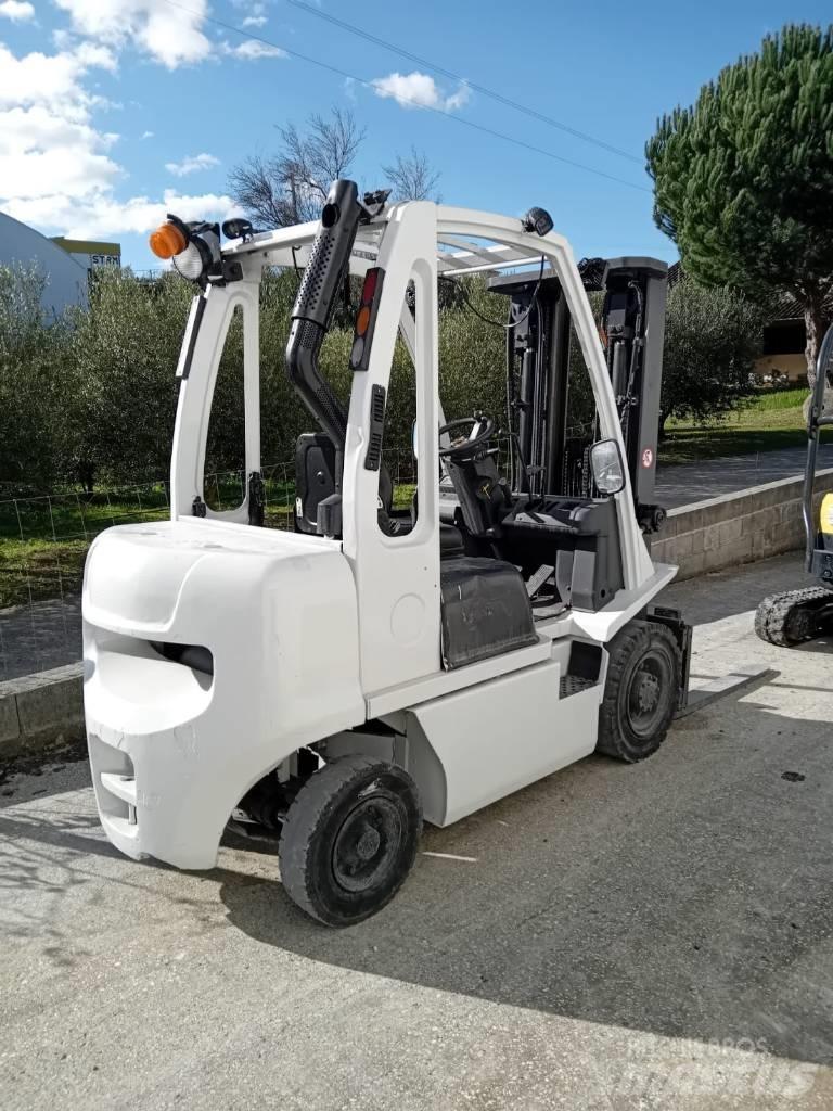 UniCarriers DX 25 Carrelli elevatori diesel