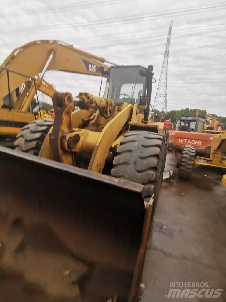 CAT 966F Pale gommate
