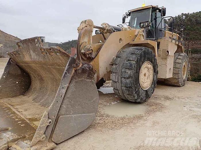 CAT 988K Pale gommate