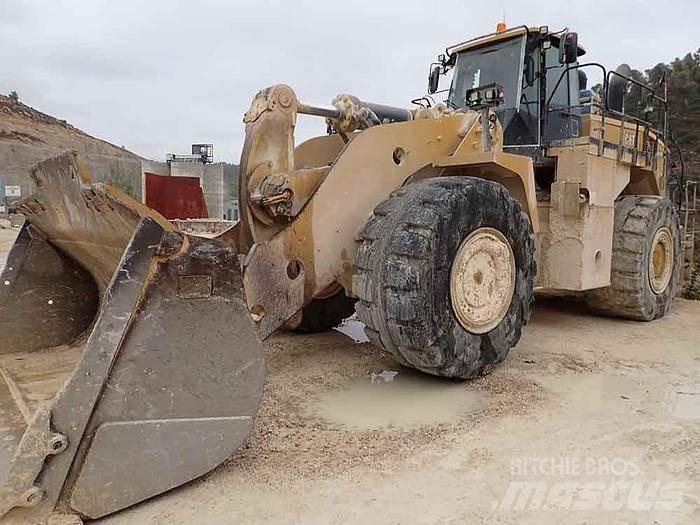 CAT 988K Pale gommate