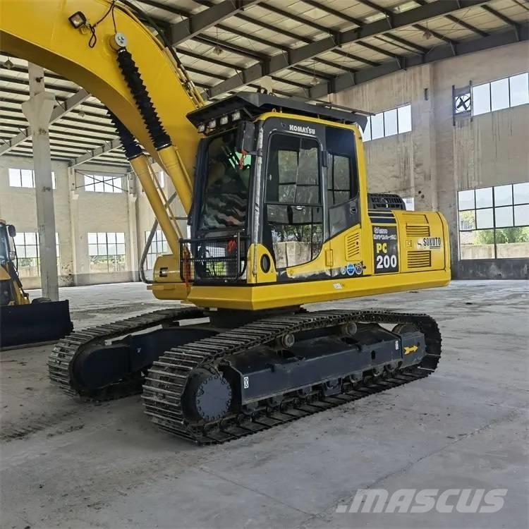 Komatsu PC200-8 Escavatori cingolati