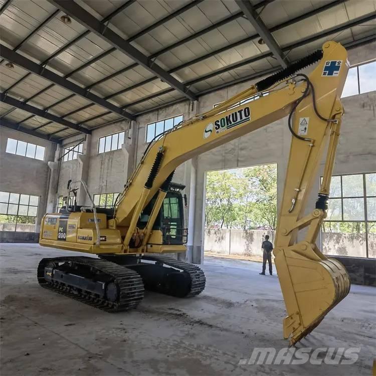 Komatsu PC200-8 Escavatori cingolati
