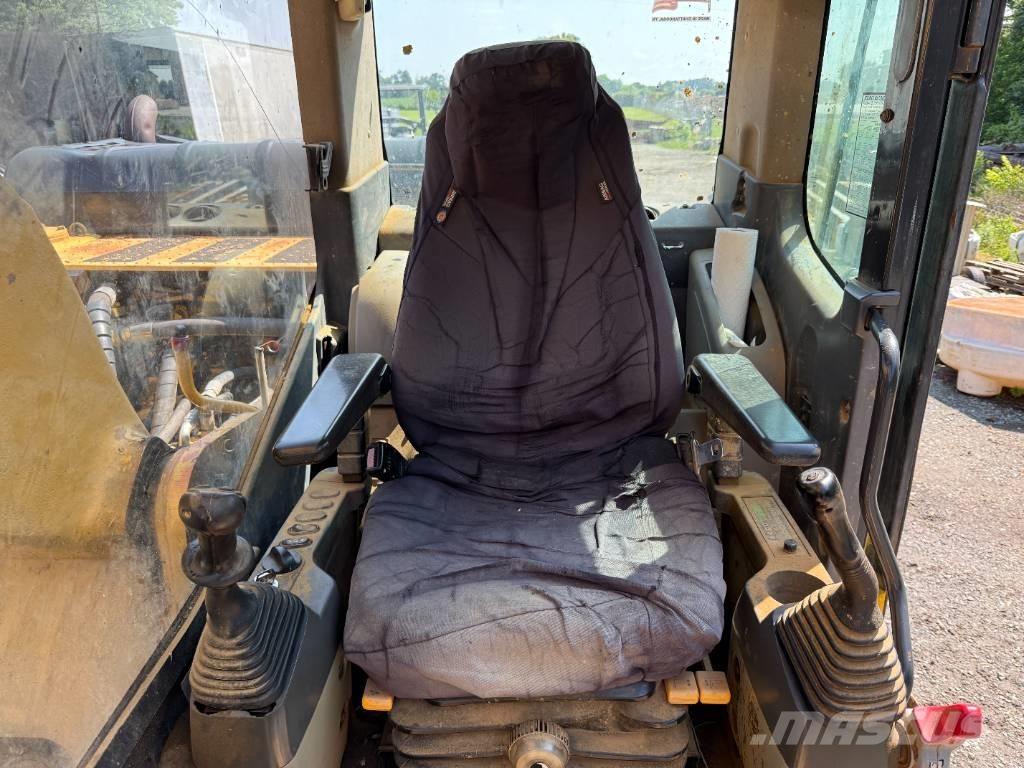 Komatsu PC 200 LC-8 Escavatori cingolati