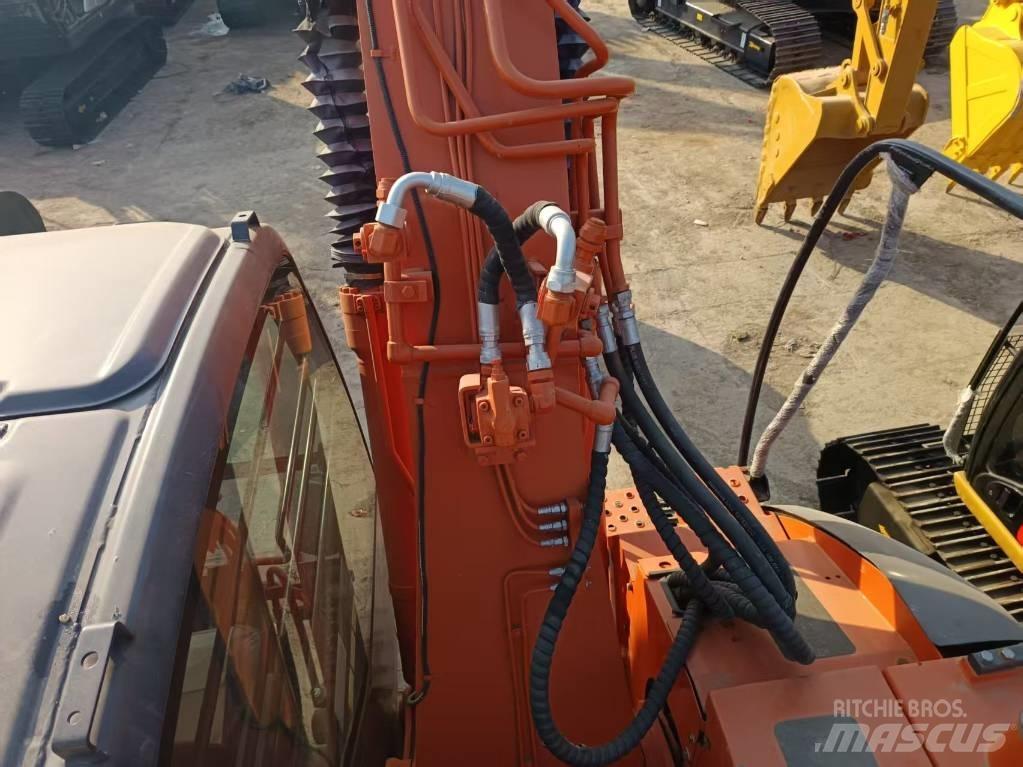 Hitachi ZX135 Escavatori cingolati