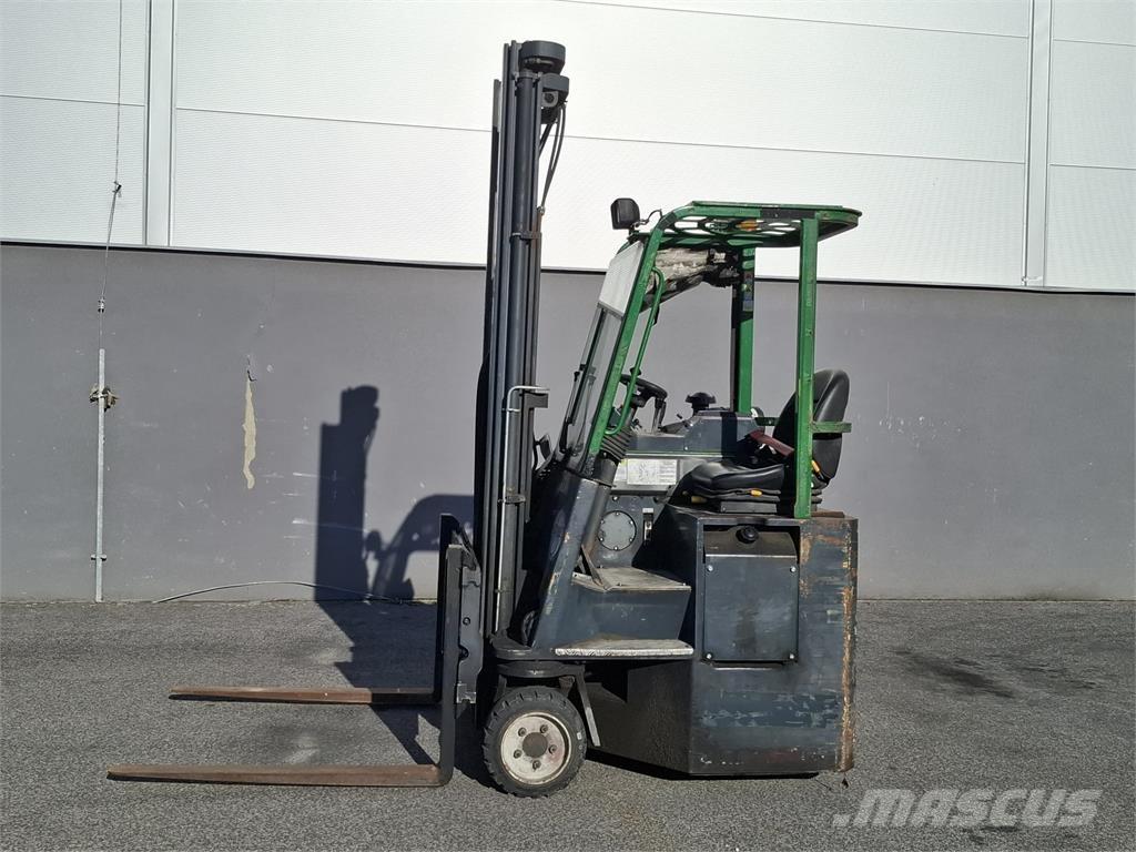 Combilift C3000CB Carrello elevatore retrattile a 4 vie