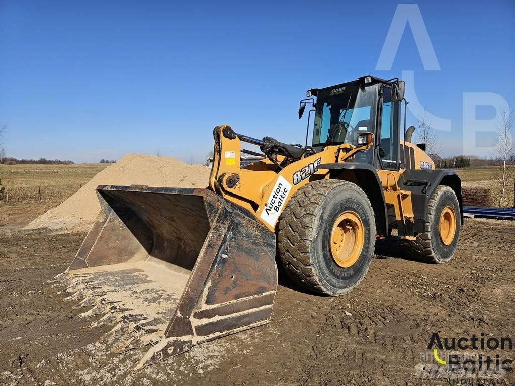 CASE 821 F Pale gommate