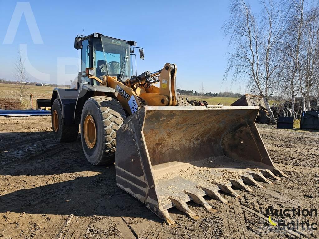CASE 821 F Pale gommate