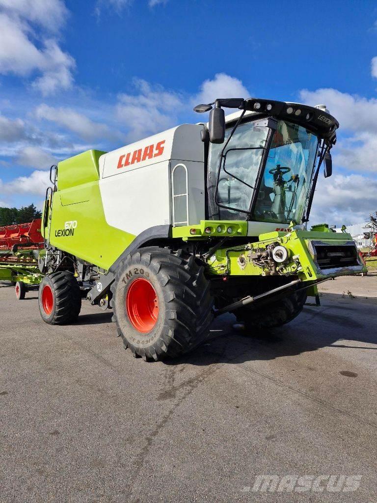 CLAAS Lexion 670 Mietitrebbiatrici