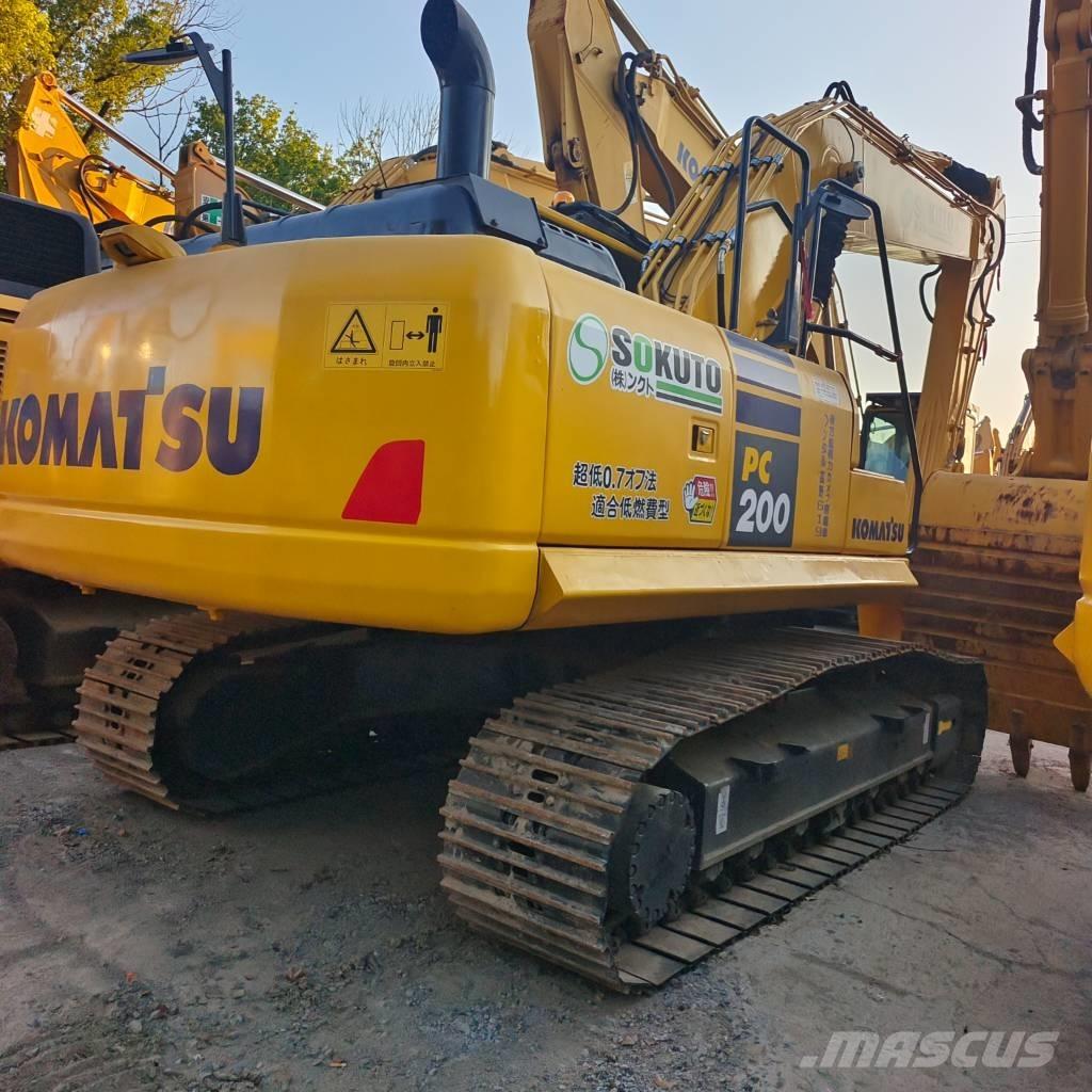 Komatsu PC200-8 Escavatori cingolati