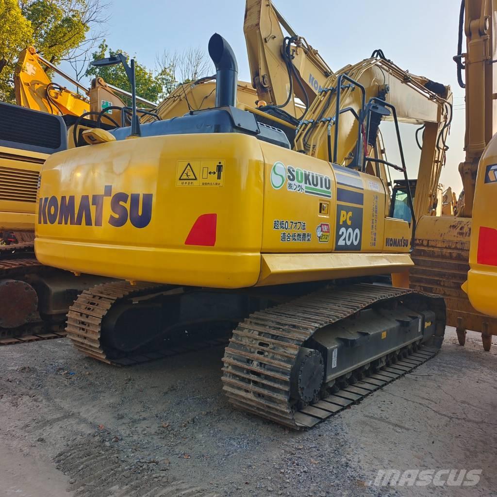 Komatsu PC200-8 Escavatori cingolati